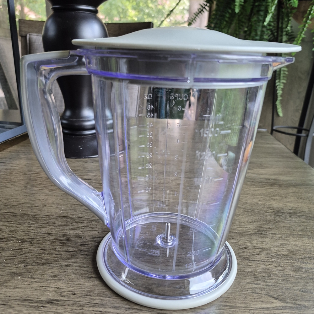 Ninja Gray and White Kitchen Tools Blender